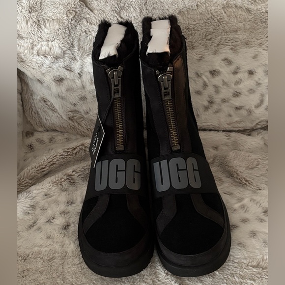 AUTHENTIC! NEW! UGG Black Conness Waterproof Zip Boots size 8 - Picture 2 of 9